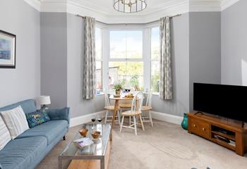 Spend the evening with wine and nibbles in the cosy sitting room.