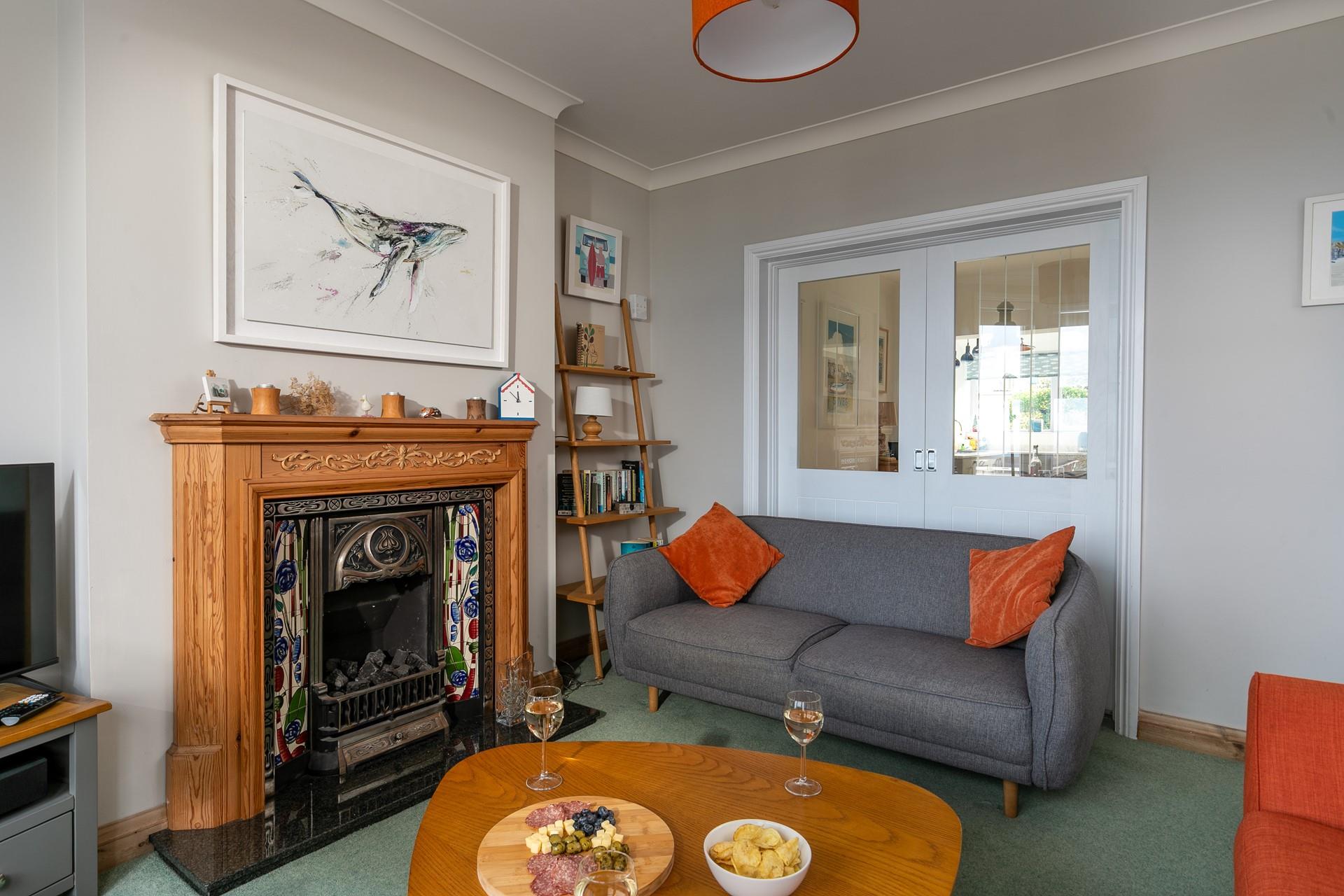 Tuck into wine and nibbles in the evening as the sun goes down.