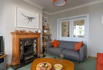 Tuck into wine and nibbles in the evening as the sun goes down.