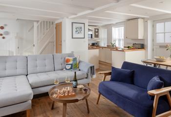 8 Hicks Court, Sleeps 6 + cot, St Ives.