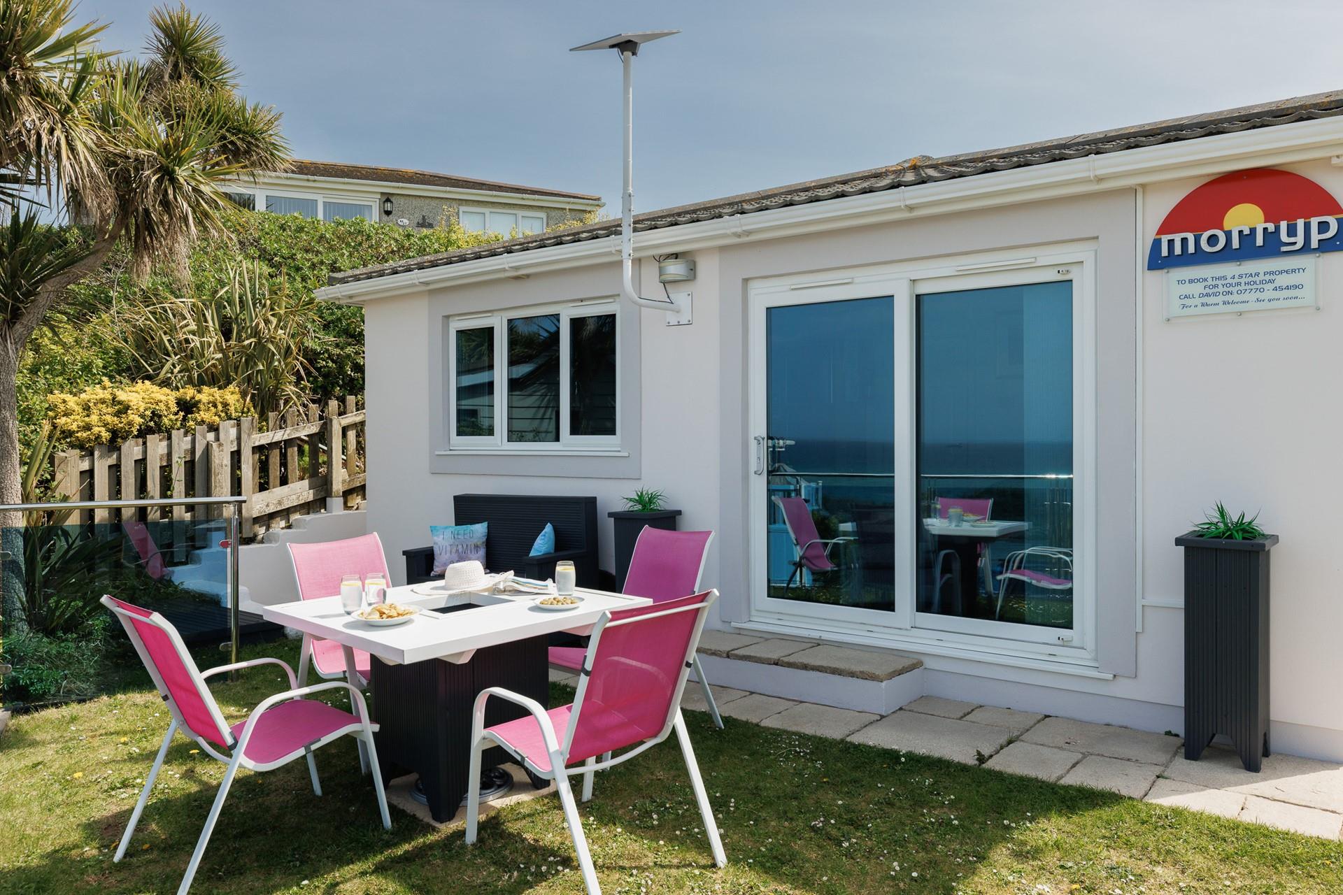 Morryp is set within a collection of chalets, close to the coastline and beachside amenities.
