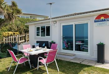 Morryp is set within a collection of chalets, close to the coastline and beachside amenities.