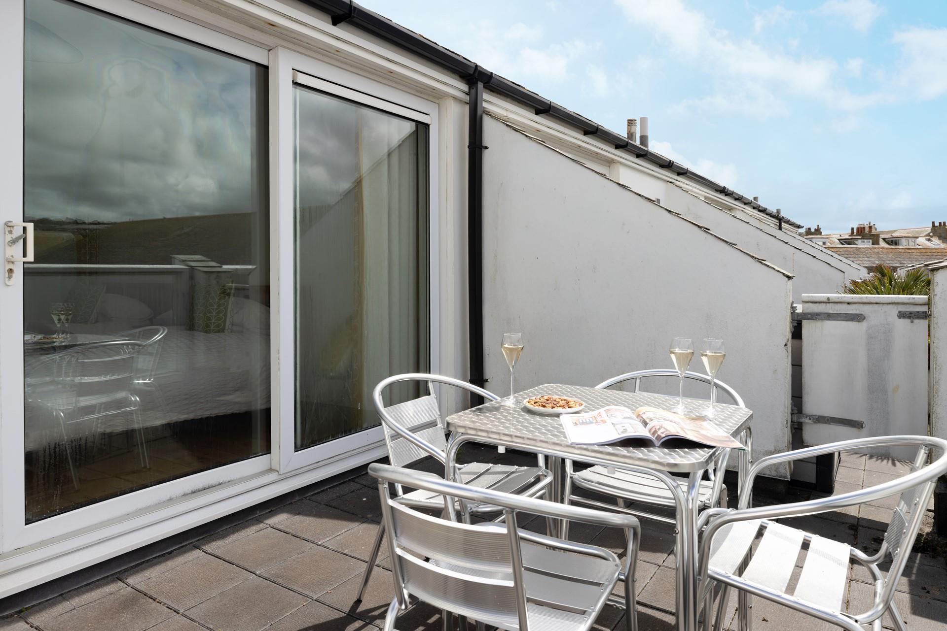 Spend balmy evenings under the Cornish sun.
