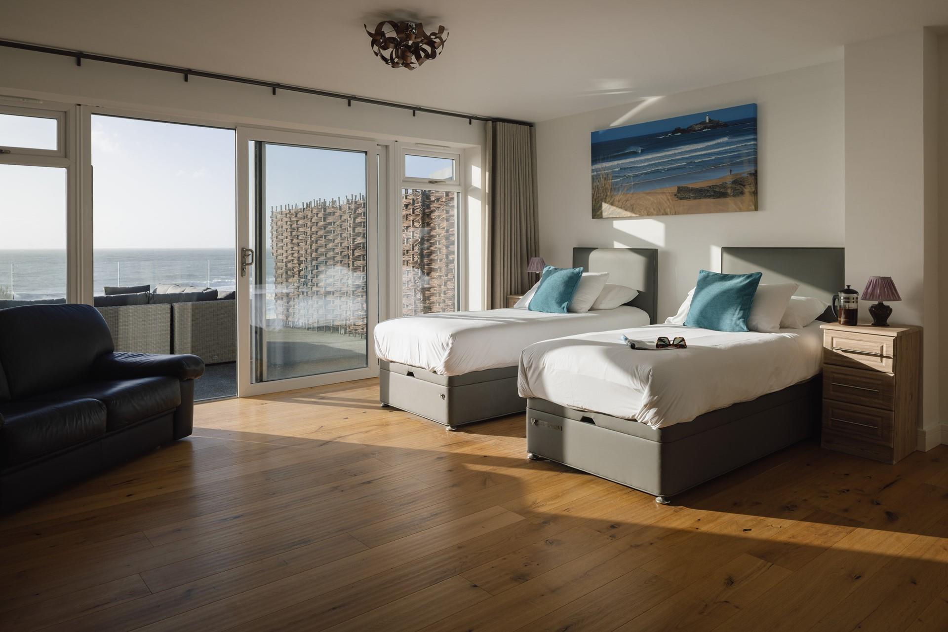 The zip and link beds allow for bedrooms to be made up as twins or super kings.