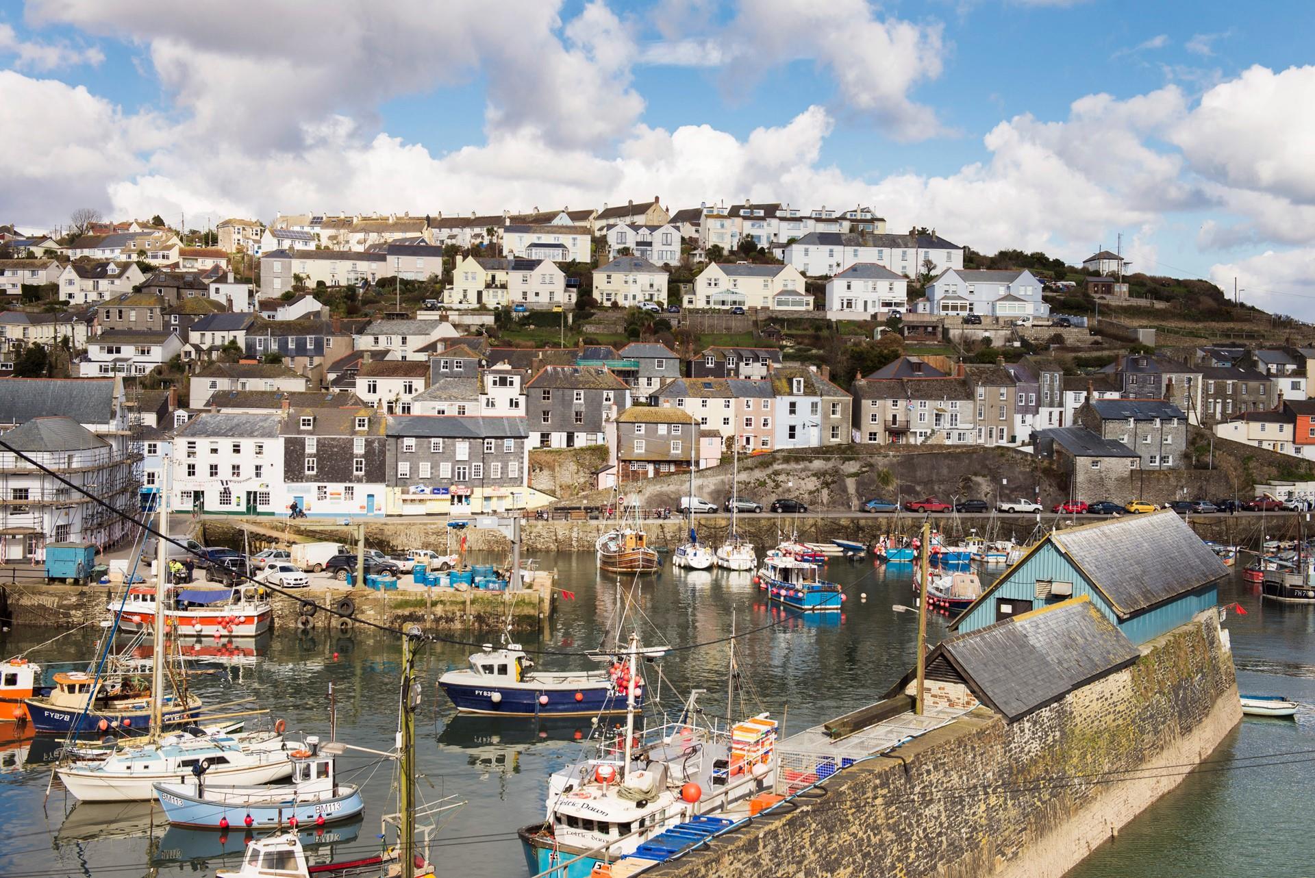 Nestled amongst quaint cottages, Samphire Cottages is just a stone's throw from the harbourside.