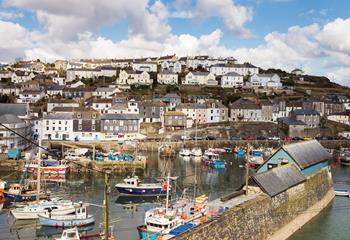 Nestled amongst quaint cottages, Samphire Cottages is just a stone's throw from the harbourside.