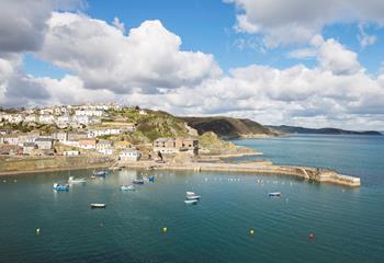 You can enjoy leisurely strolls and waterside dining, all on your doorstep!