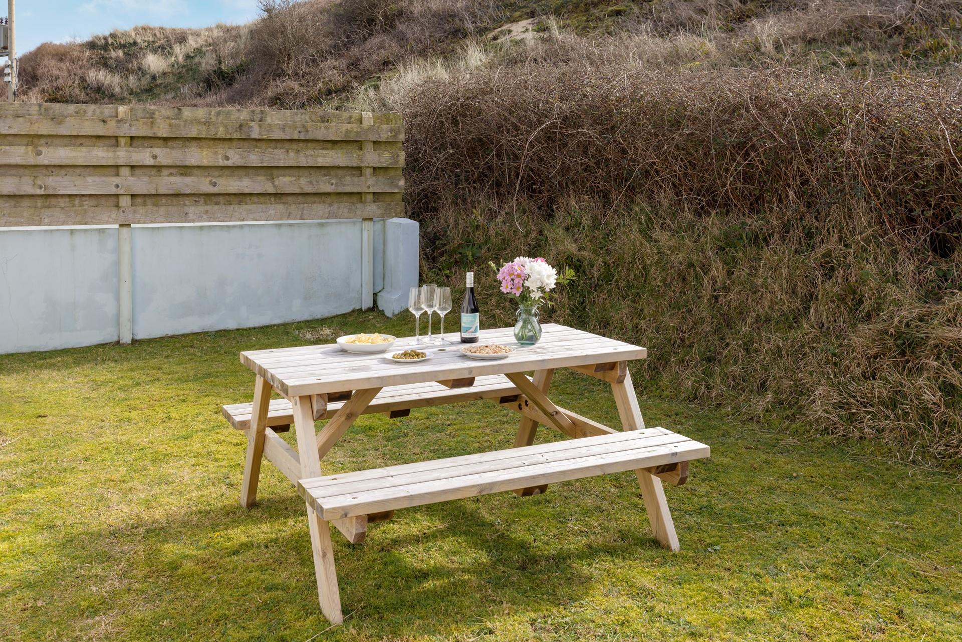 Enjoy al fresco dining in the garden area.