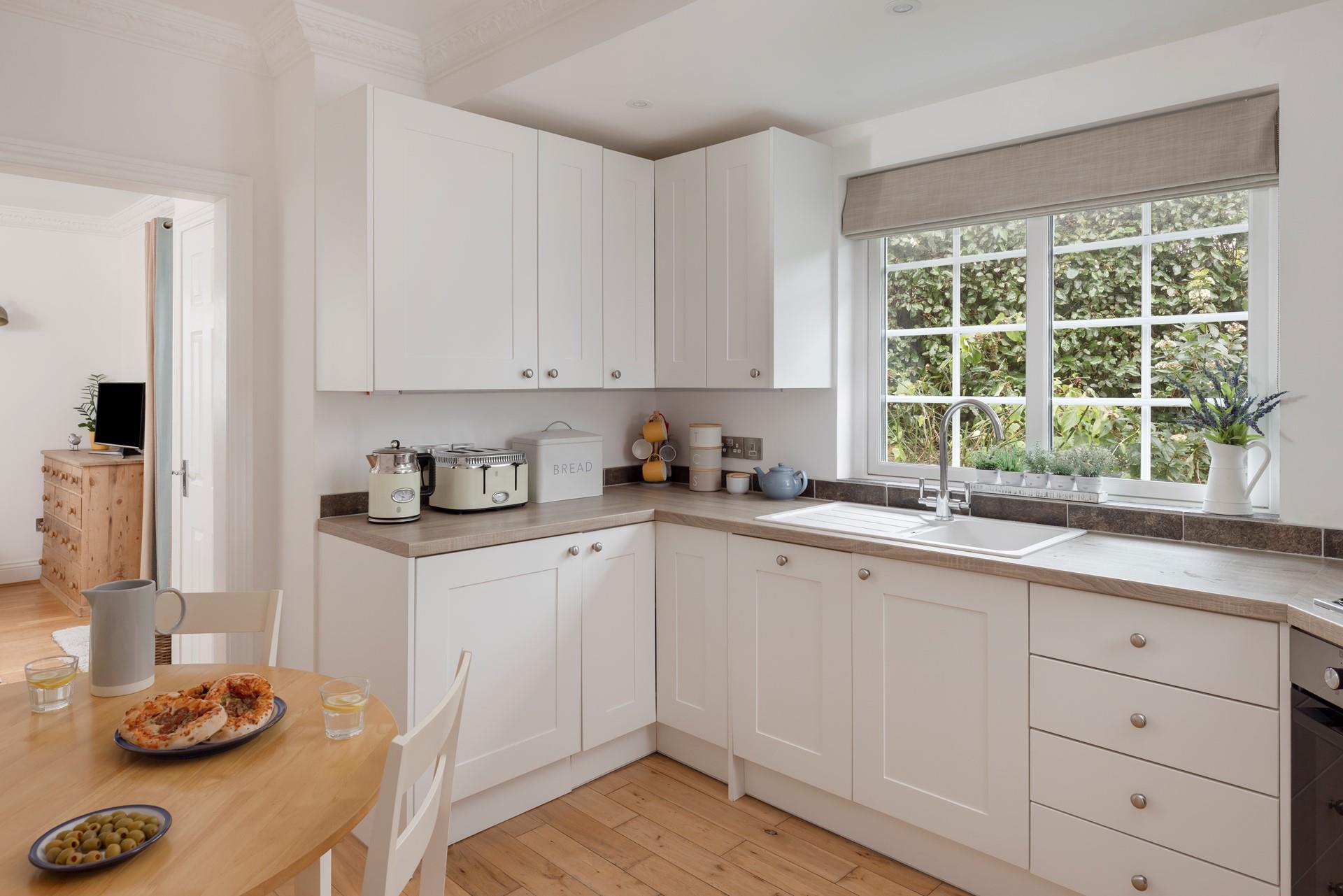 There is plenty of worktop space to cook up a storm!