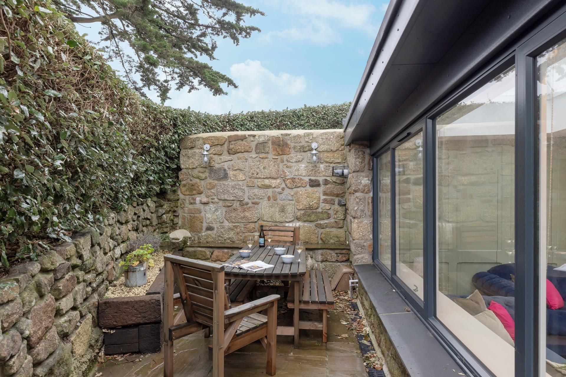 Enjoy al fresco meals in the evening sun.