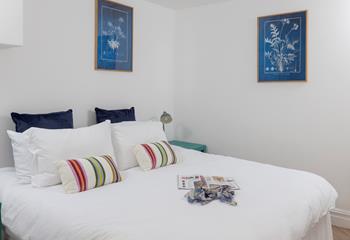 Bedroom 2 has zip and link beds, allowing for flexible sleeping arrangements.