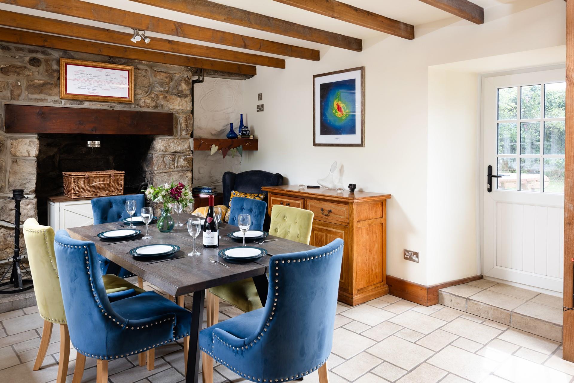 Pop open your favourite bottle of wine and settle in for a leisurely dinner. 
