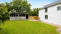 Relax in the fresh country air with plenty of space to unwind. 
