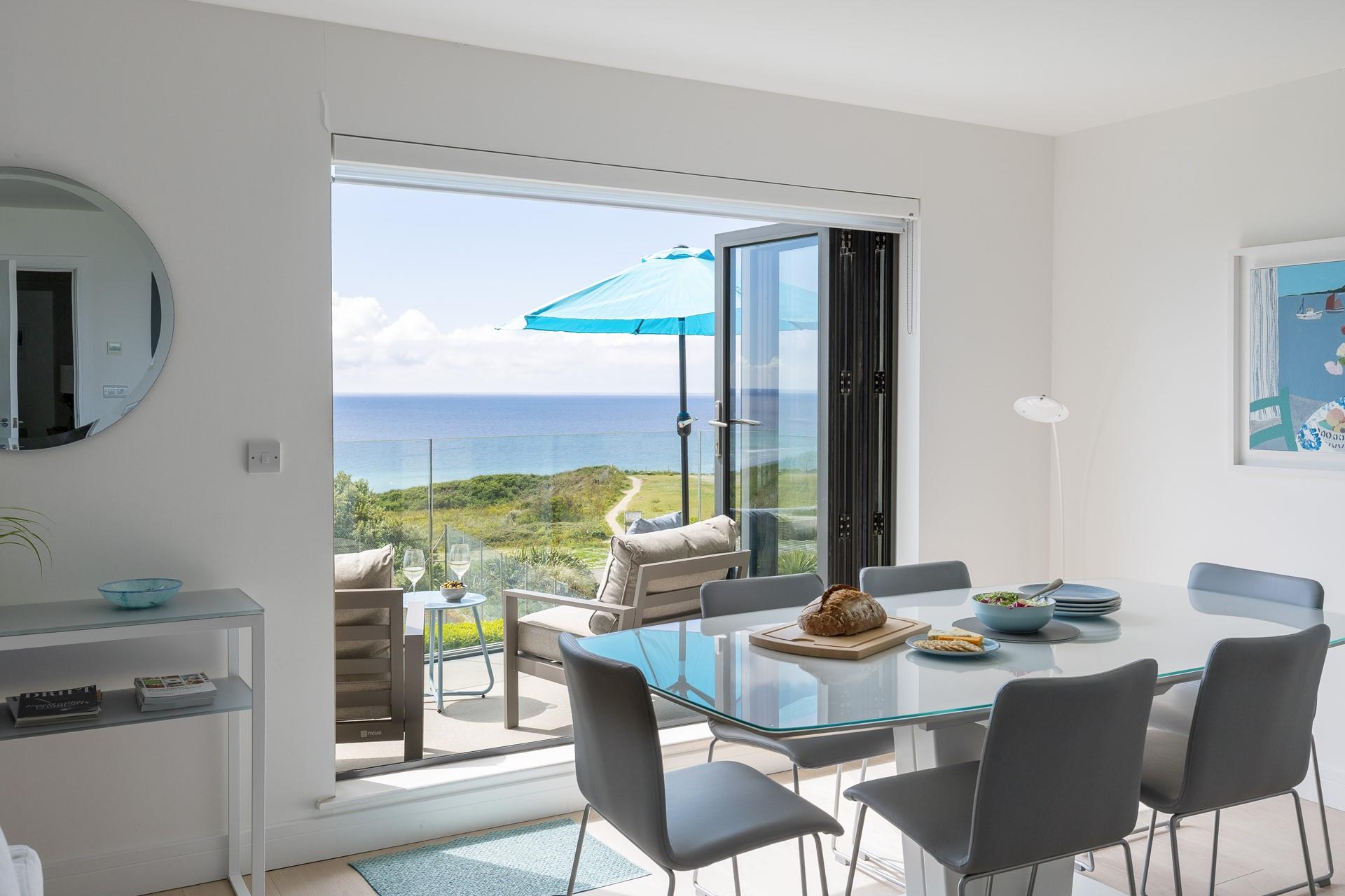 The stunning views will make holiday mealtimes unforgettable.