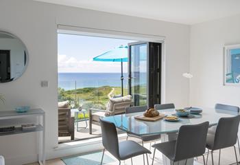 The stunning views will make holiday mealtimes unforgettable.