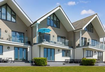 Praa Sands beach is located just moments away.