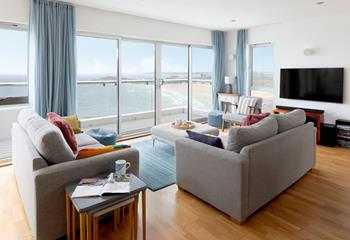 Watch the waves and listen to the sea from the open plan living area.