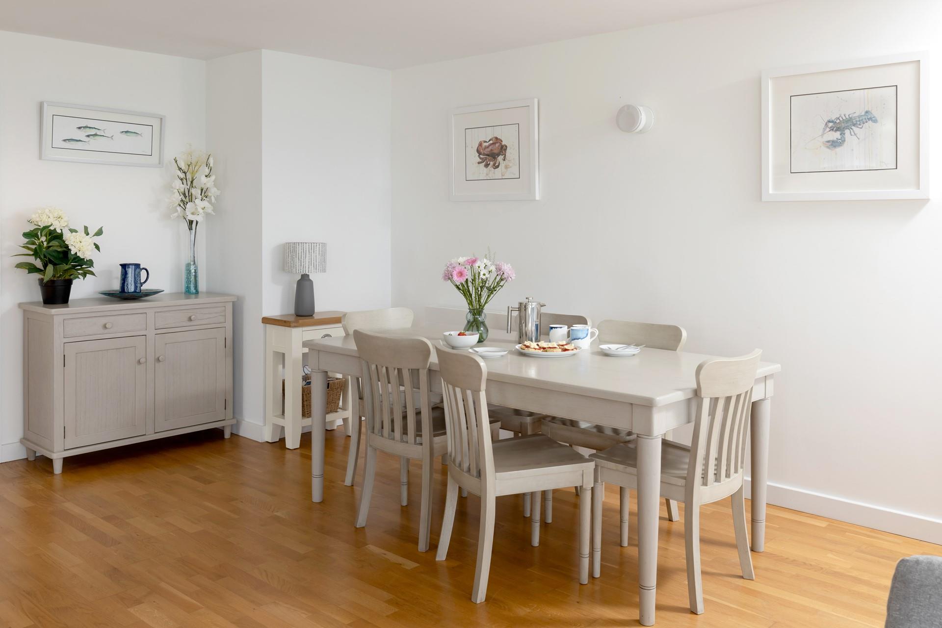Discuss the days plan over a delicious family breakfast. 