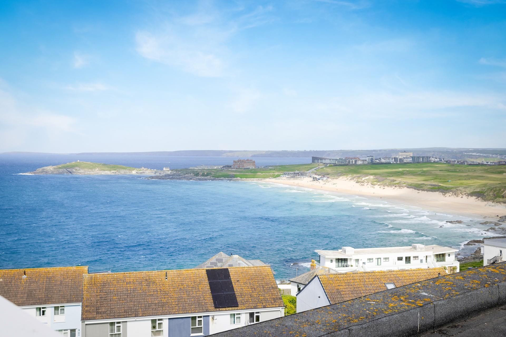 Find yourself a short walk from Fistral beach and the stunning Gannel estuary.
