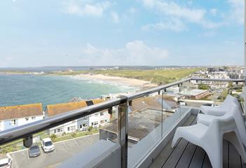 The Penthouse, Sleeps 6 + 2 cots, Pentire.