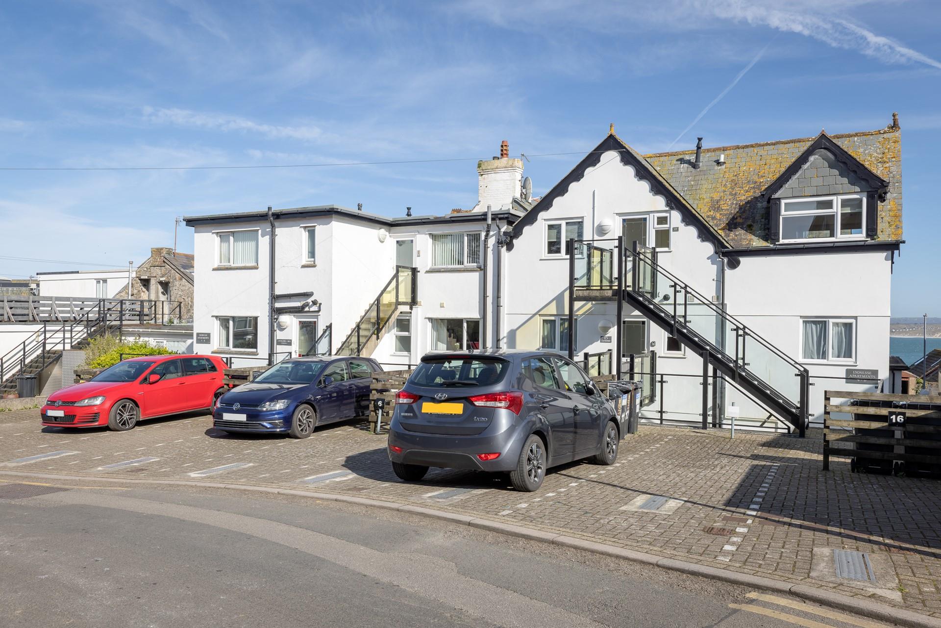 Spot the ocean whilst you park up after a day of exploring. 