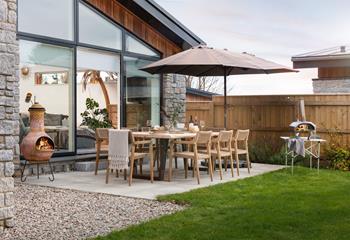 Fire up the pizza oven after a fun-filled day on the beach.