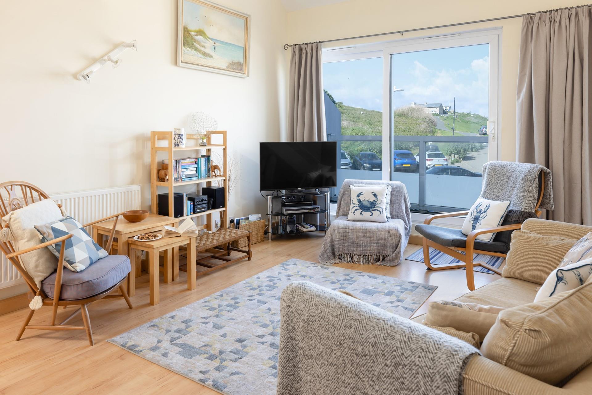 A charming coastal retreat in the popular beachside complex in St Ives.