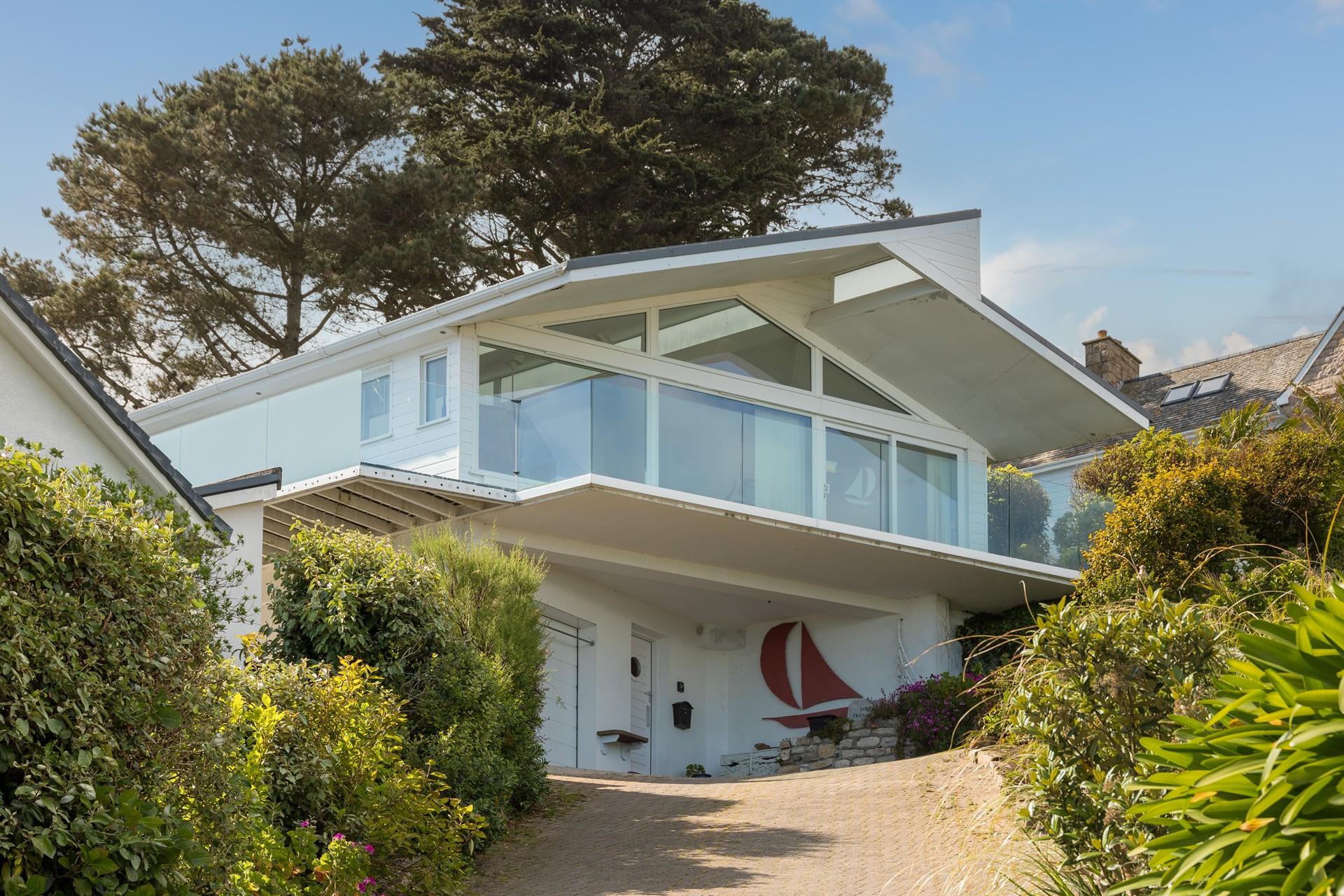 Step outside and within minutes you can be in the centre of the town!