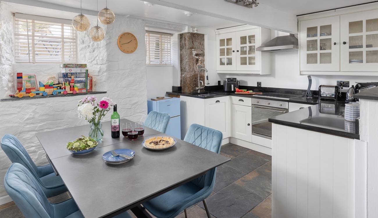 You can cook and dine together, making the most of your holiday!