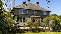 Tucked away, with secluded gardens, March is only a ten minute stroll from St Ives town.