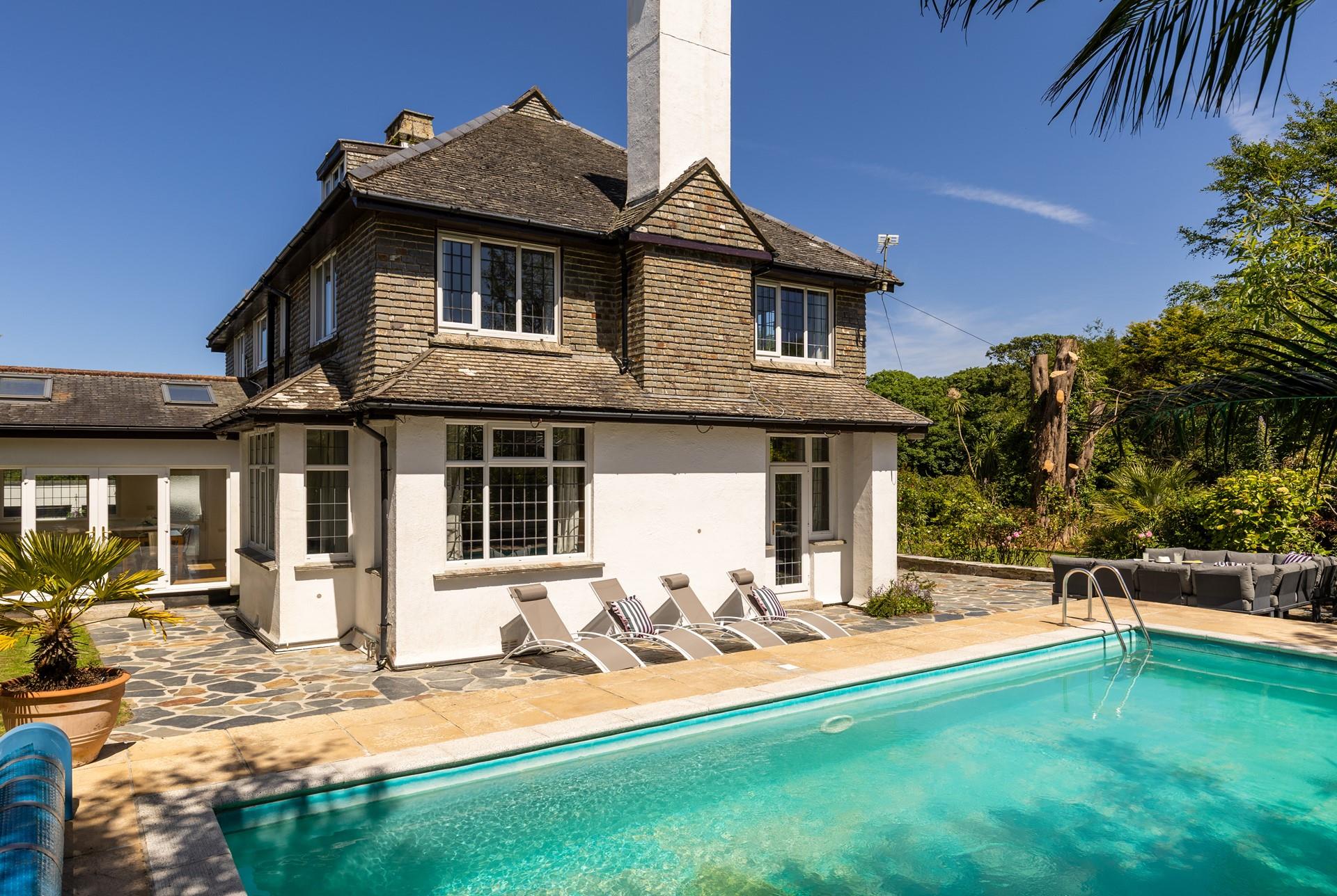 Welcome to March, a magnificent holiday home in St Ives.