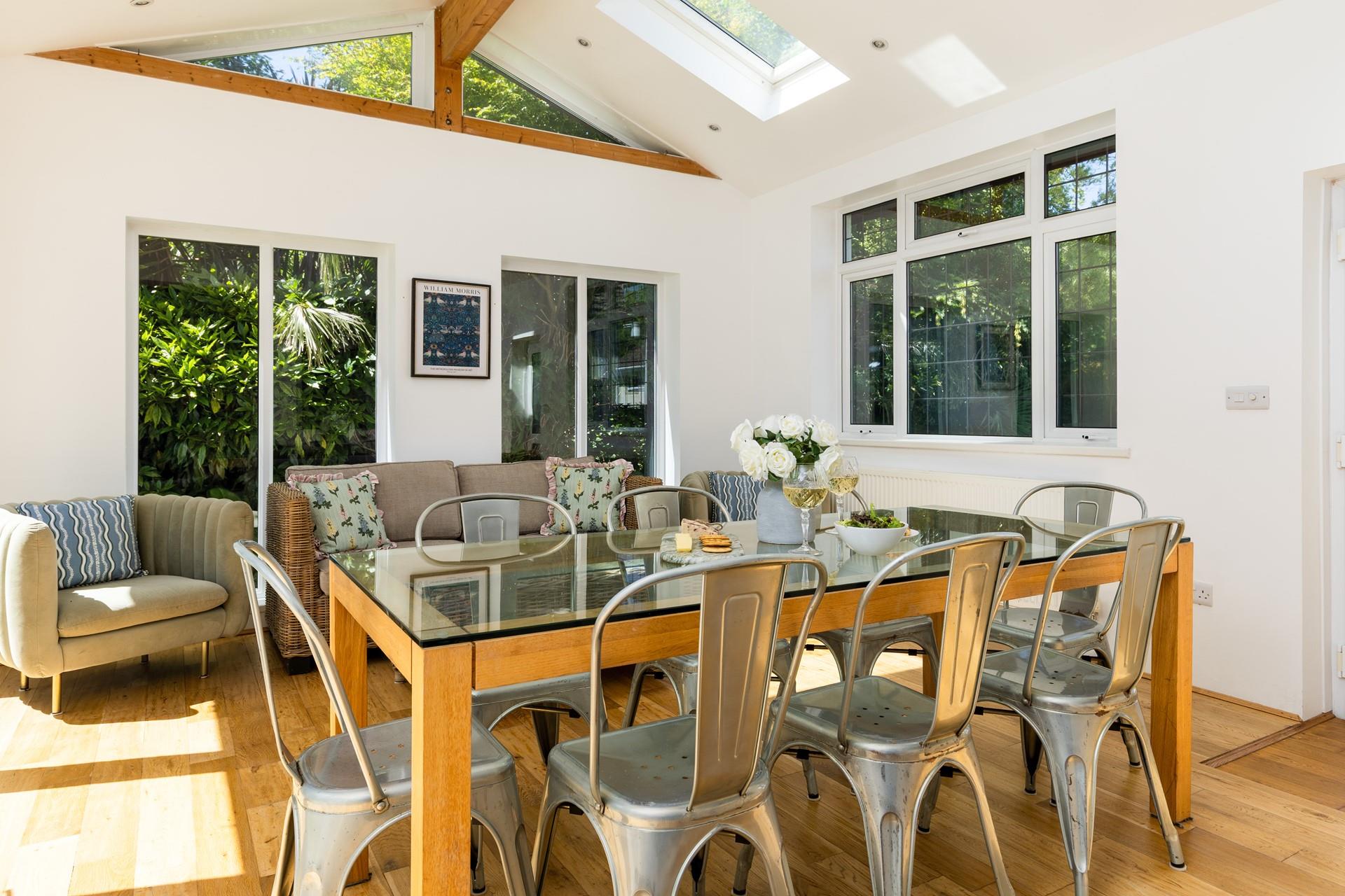 There's plenty of space for all the family to relax and dine together.
