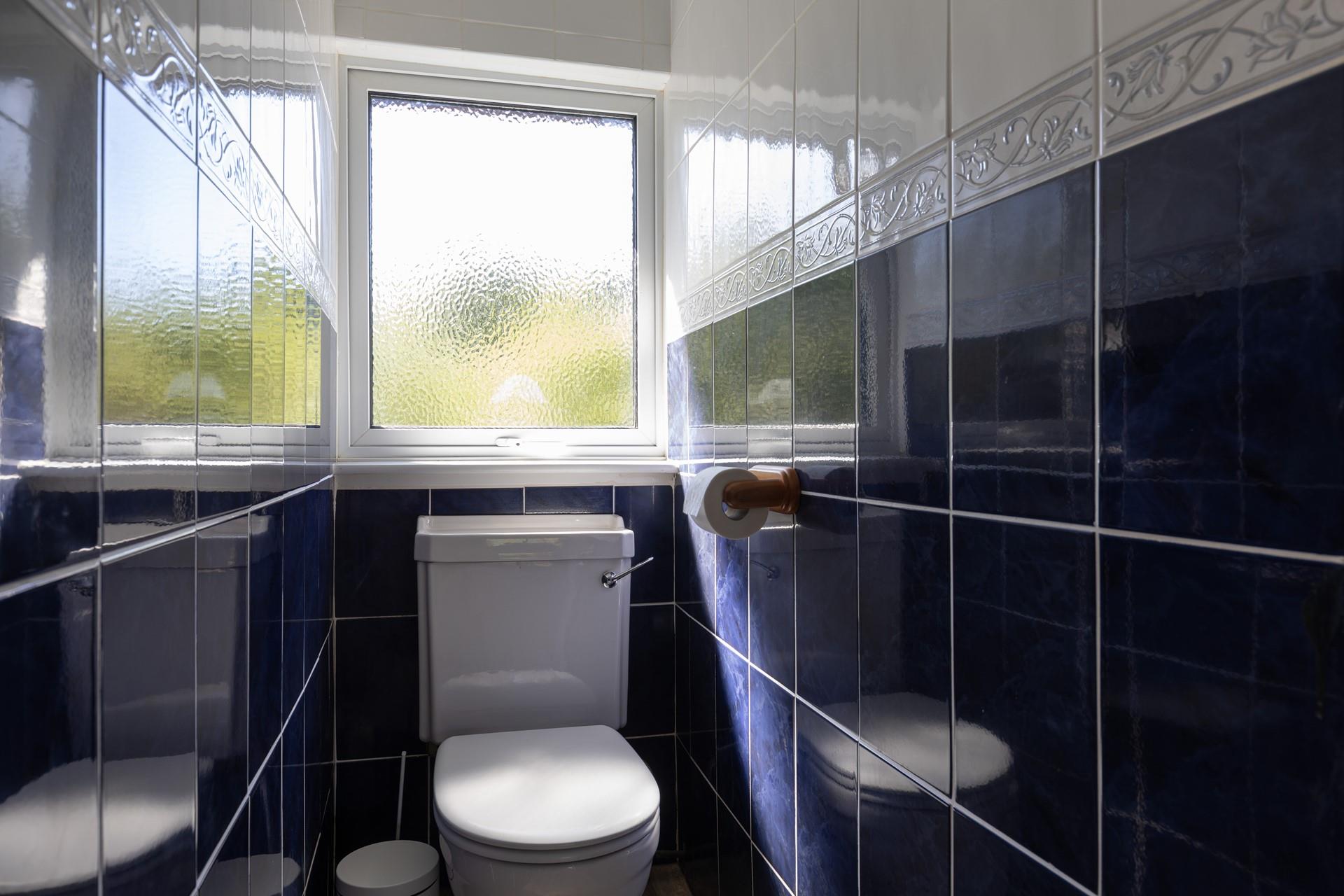 There's also an additional cloakroom. 