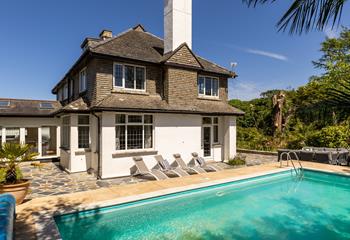 March, Sleeps 8 + 2 cots, Higher St Ives.