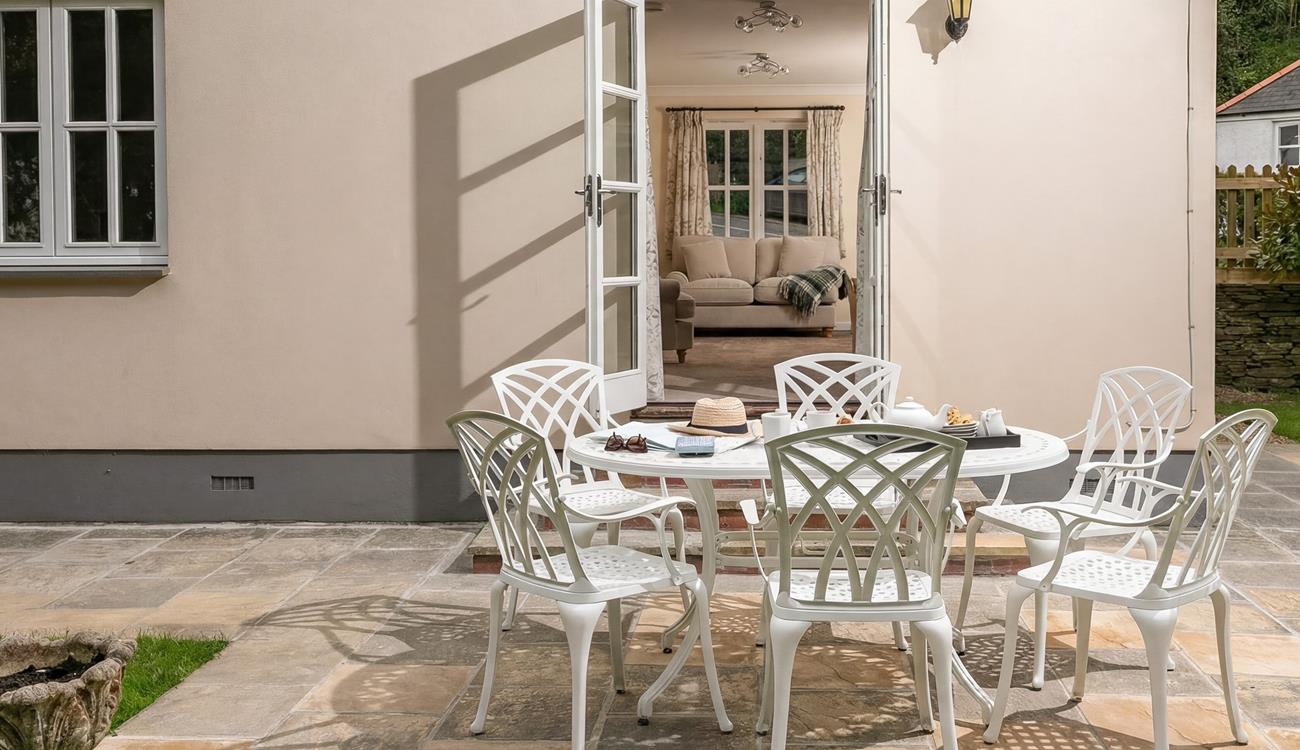 Step from the spacious lounge onto the patio and enjoy al fresco dining.