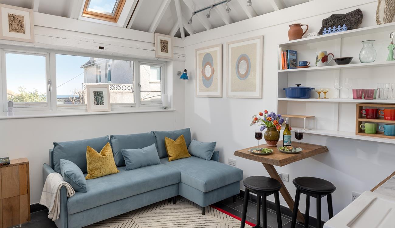 Light and bright, the studio has all you need for a relaxing stay.