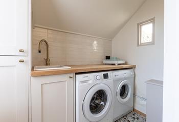 The handy utility area means you can wash and dry clothes after beach days.