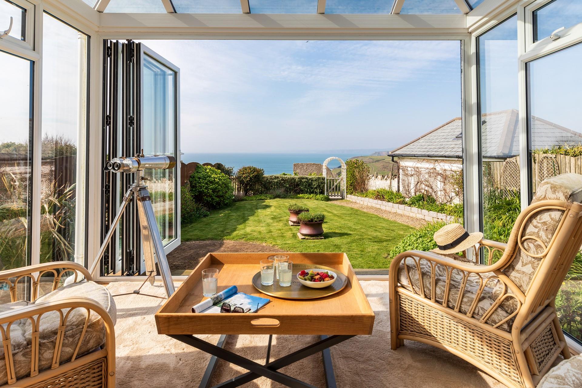 Stunning views across Pollurian and Mullion await at this perfectly placed holiday home!