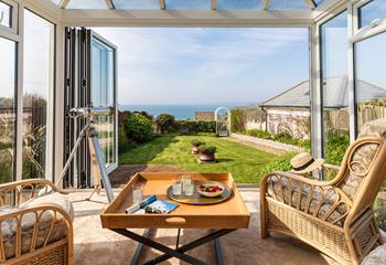 Stunning views across Pollurian and Mullion await at this perfectly placed holiday home!