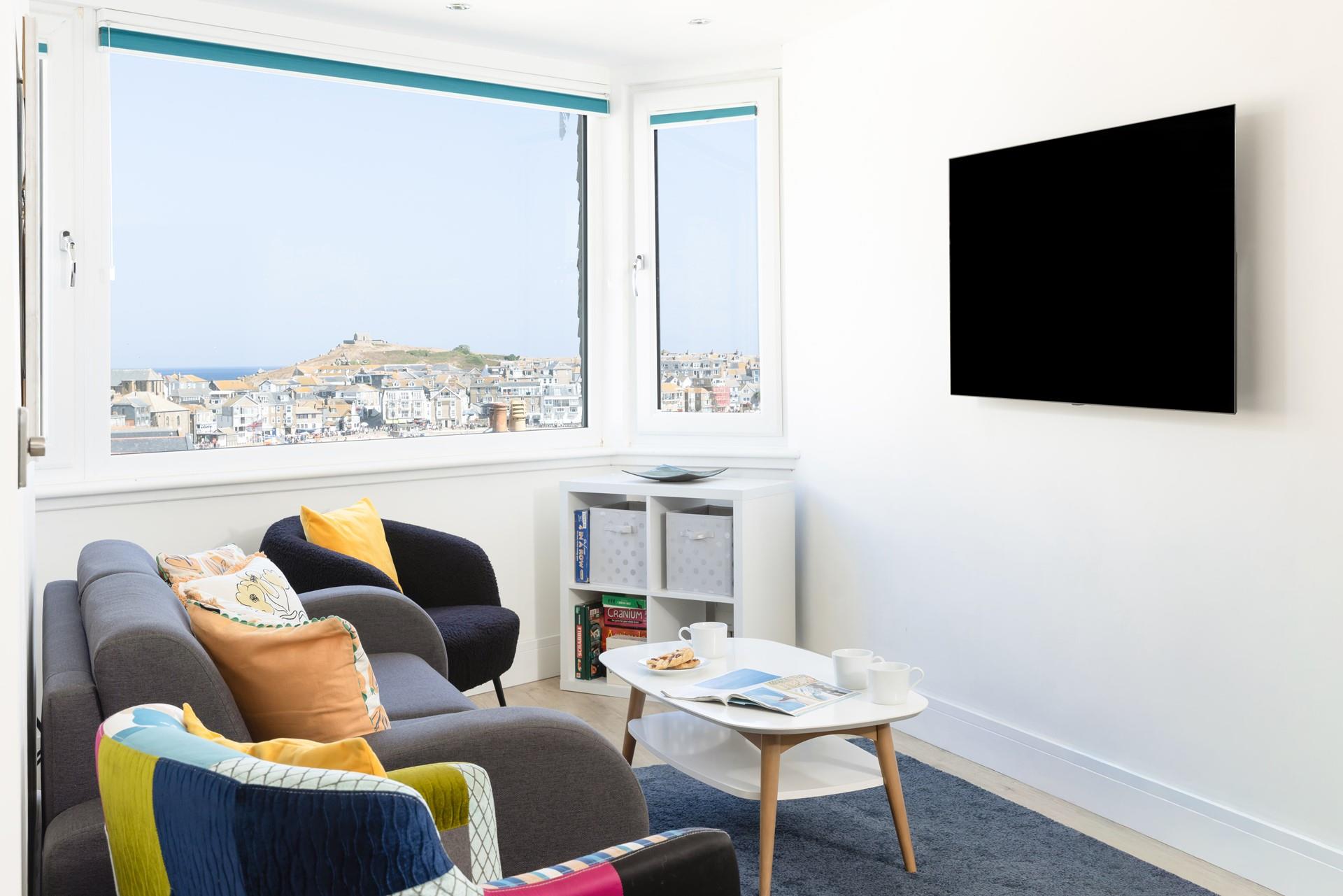 Overlooking the pretty harbourside of St Ives, Dixie's View is a welcoming coastal retreat.