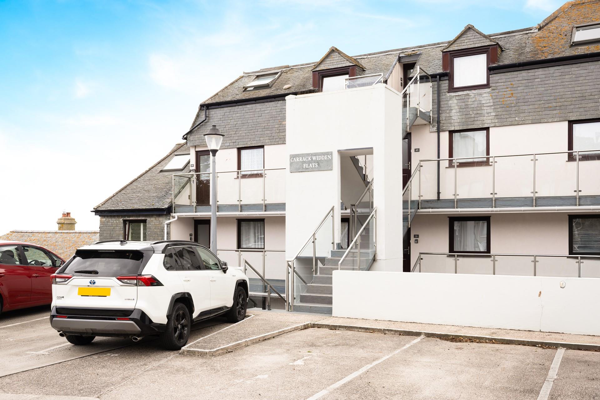 Parking for one car means you can discover more of Cornwall and return with ease!