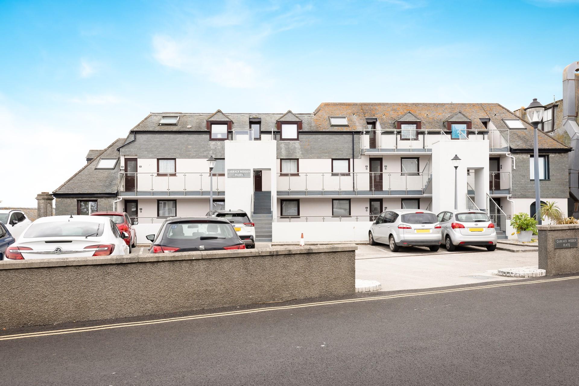Park up and explore St Ives on foot, as all you need is a short stroll away!