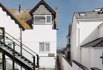 Located a short walk from St Ives harbourside, you'll find shops and eateries are not far away.