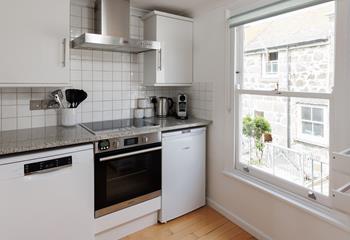 Cook up a storm in the well-equipped kitchen. 