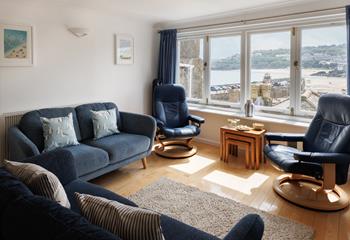 Porth Gwel, Sleeps 4 + cot, Downalong.