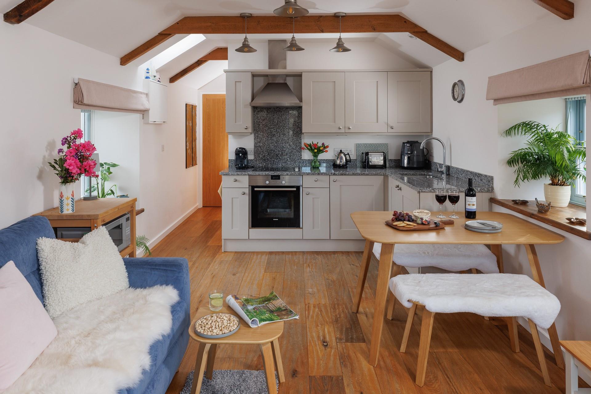 The open-plan space allows you to spend quality time together. 