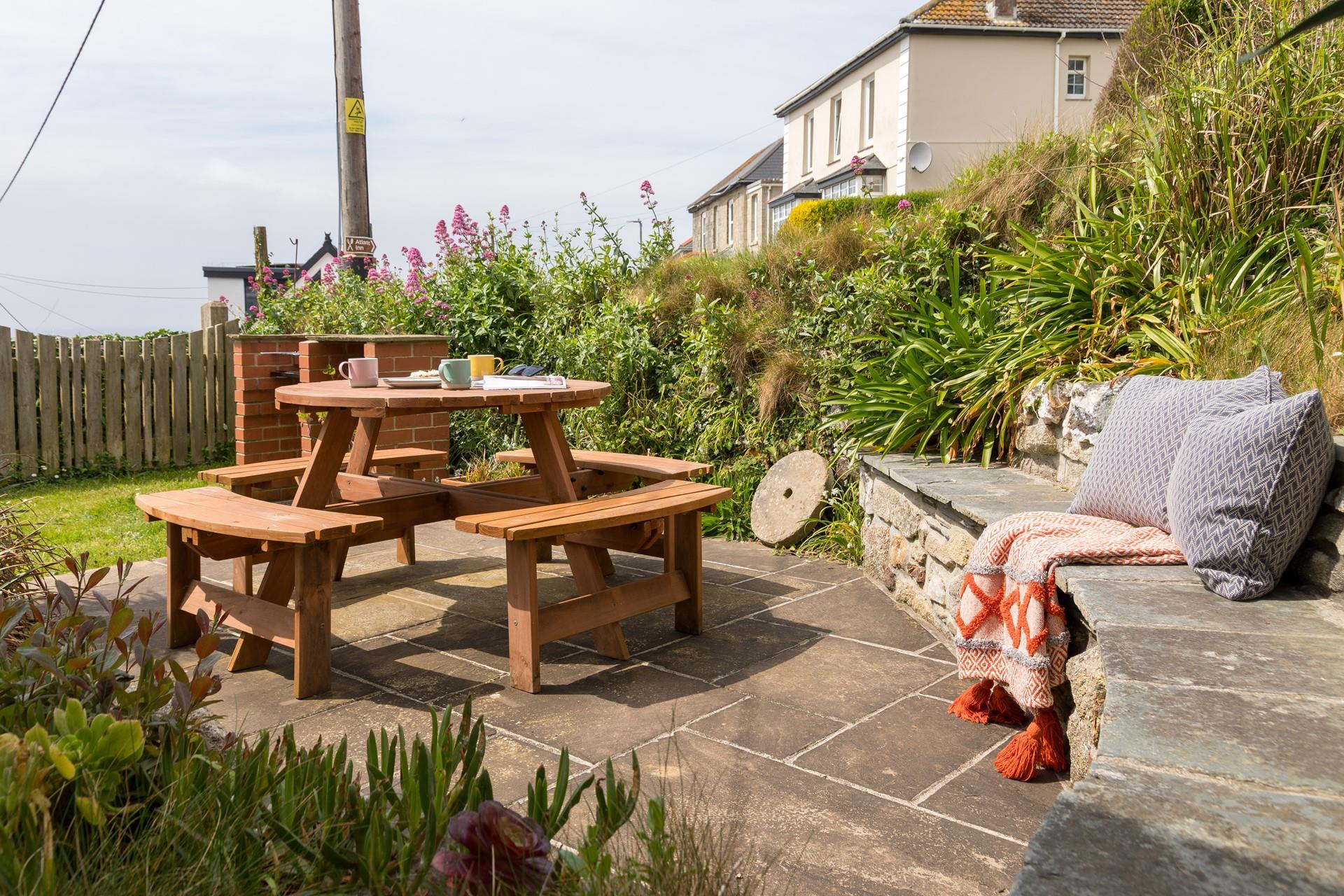 Spend your days dining al fresco!