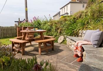 Spend your days dining al fresco!