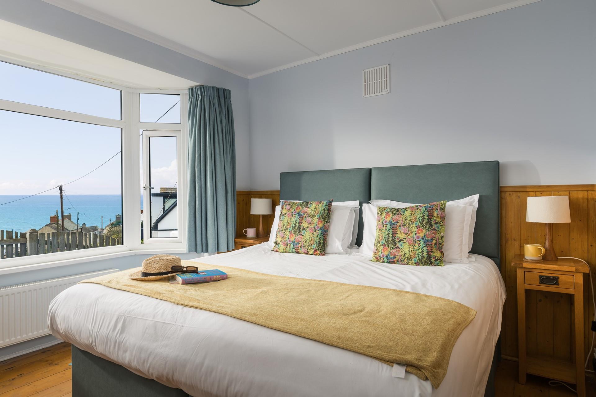 Wake up to far-reaching sea views at Tamarind!
