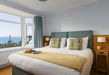 Tamarind , Sleeps 5 + cot, Porthleven.